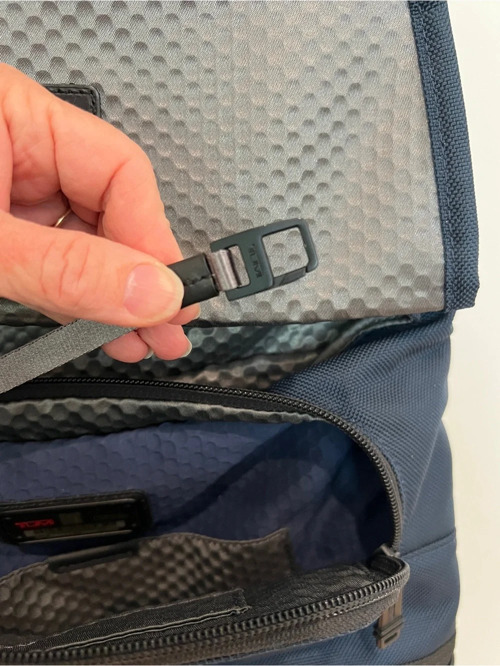 TUMI Men's Black & Navy Crossbody Messenger Bag